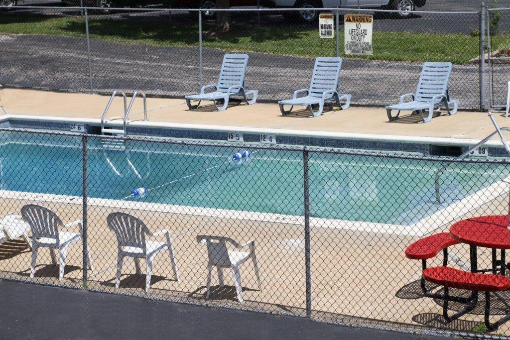 America'S Best Inn & Suites ユリーカ エクステリア 写真